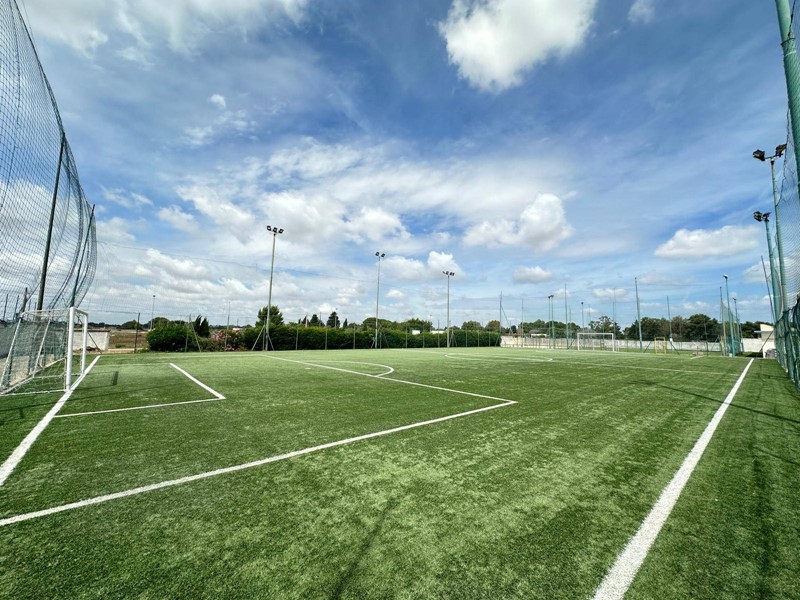 Immobile commerciale in Vendita a Lecce, 800'000&euro;, 4700 m²