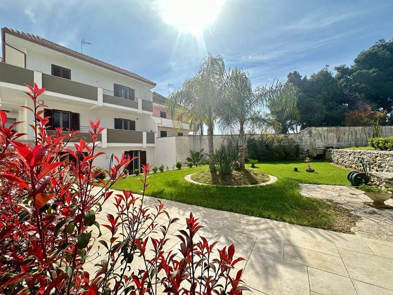 Villa in Vendita a Lecce, 800'000&euro;, 330 m²