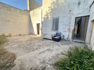 Casa Indipendente in Vendita a Surbo, 75'000€, 223 m²