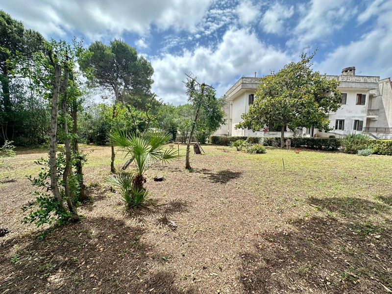 Villa in Vendita a Lecce, 350'000&euro;, 300 m²