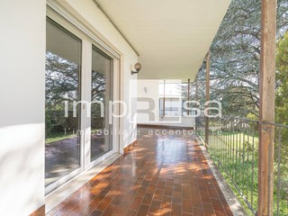 Casa Indipendente in Vendita a Ponzano Veneto, 424'000€, 325 m²