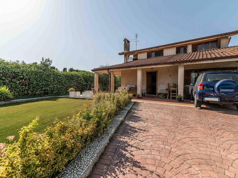 Villa in Vendita a Roma, 469'000&euro;, 258 m²