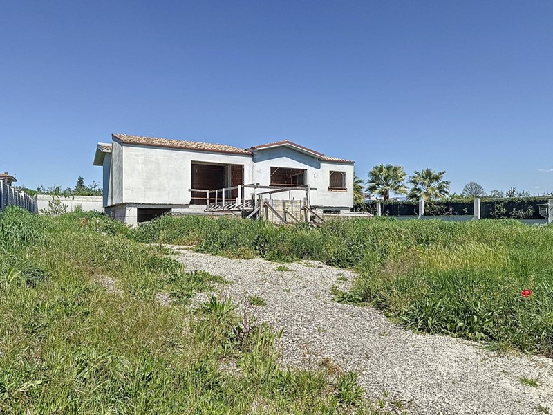 Villa in Vendita a Fiano Romano, 295'000€, 300 m²