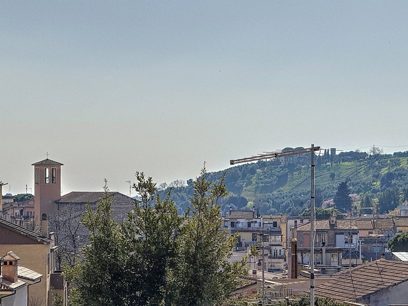 Trilocale in Vendita a Mentana, 69'000€, 67 m²