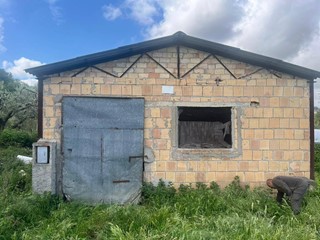 Magazzino in Vendita a Miglianico, 30'000€, 151 m²