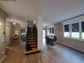 Villa in Vendita a Ascoli Piceno, 435'000€, 315 m²