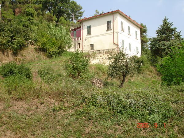Rustico in Vendita a Venarotta, 110'000€, 357 m²