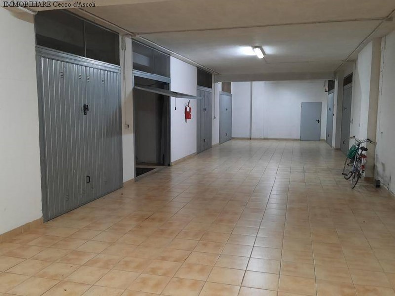 Magazzino in Vendita a Ascoli Piceno, 33'000€, 34 m²