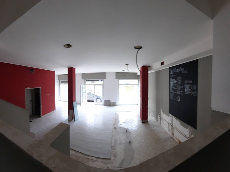 Immobile commerciale in Affitto a Castel di Lama, 1'000€, 180 m²