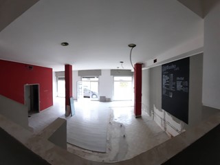 Immobile commerciale in Affitto a Castel di Lama, 1'000€, 180 m²