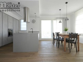 Casa Semi Indipendente in Vendita a Paese, 230'000€, 180 m²