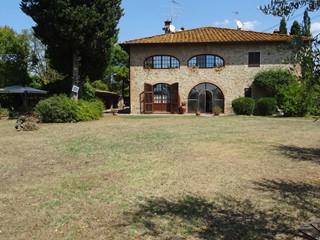 Villa in Vendita a Montespertoli, 790'000€, 450 m²