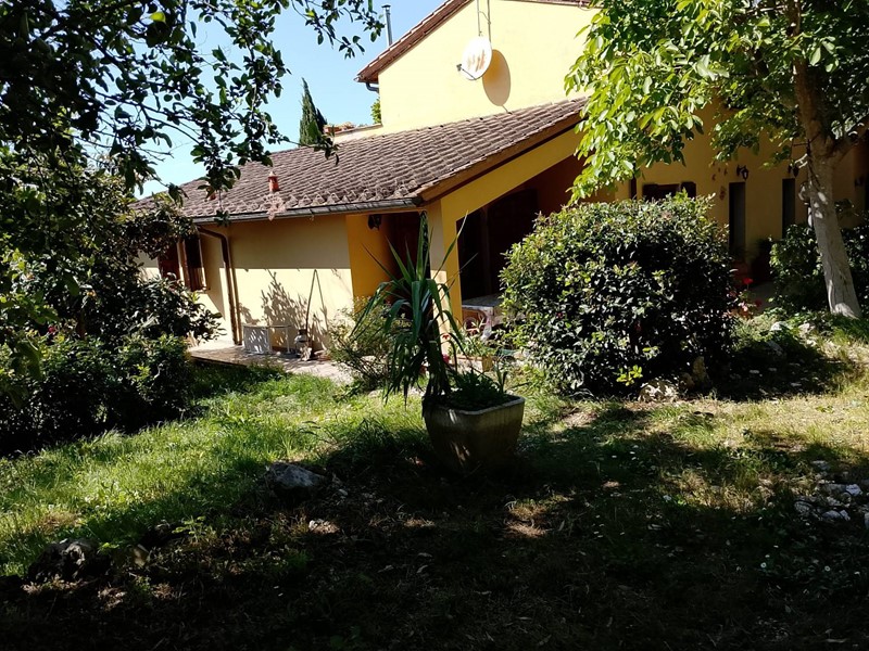 Villa in Vendita a Montespertoli, 670'000€, 270 m²