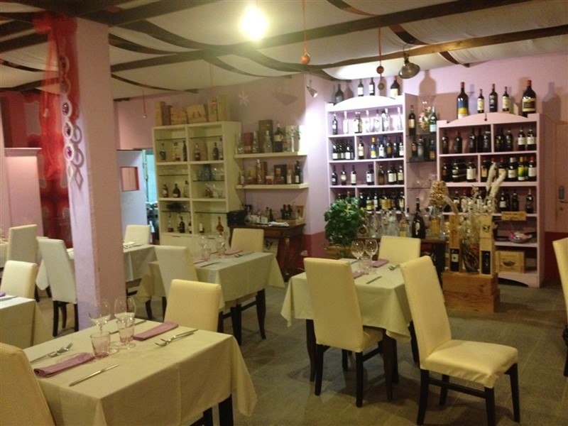 Attività commerciale in Vendita a Gambassi Terme, 95'000€, 200 m²