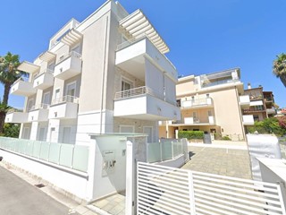 Appartamento in Vendita a San Benedetto del Tronto, 420'000€, 210 m²