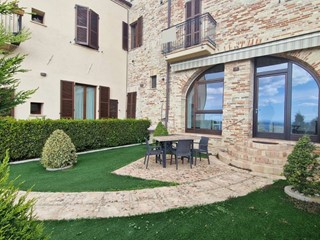 Quadrilocale in Vendita a Ripatransone, 410'000€, 172 m²