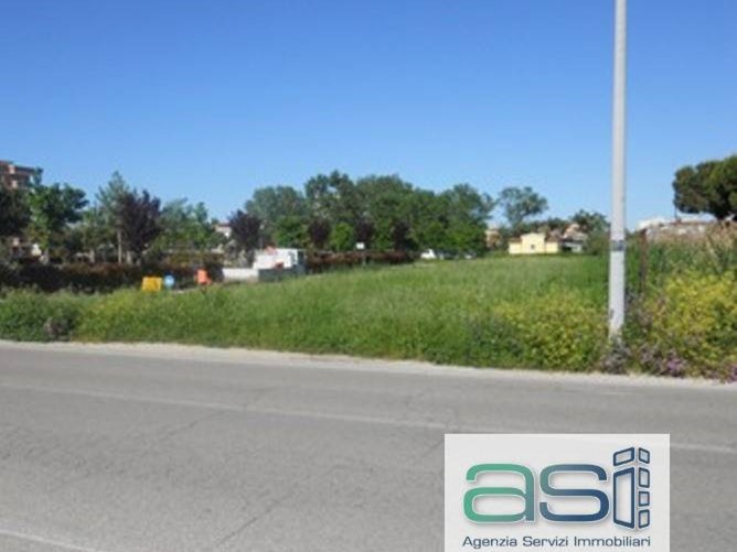 Terreno edificabile in Vendita a Alba Adriatica, 300'000€, 1545 m²
