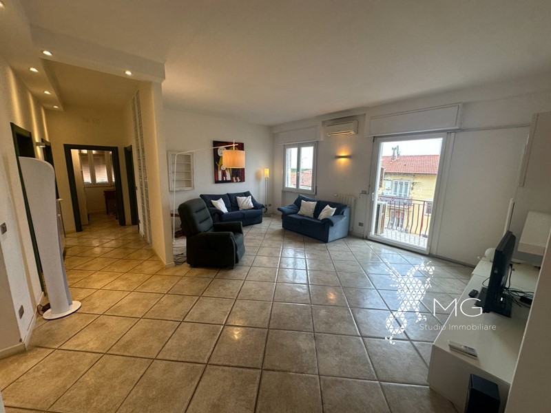 Appartamento in Vendita a Rosignano Marittimo, 110 m²