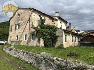 Rustico in Vendita a Tarzo, 75'000€, 215 m²
