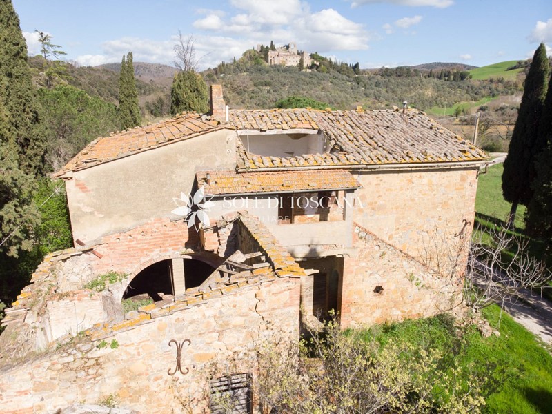 Attività commerciale in Vendita a Montalcino, 1'450'000€, 640 m²