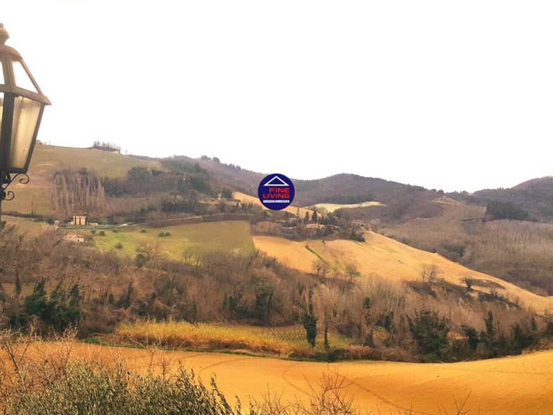 Rustico in Vendita a Montelabbate, 284'000€, 320 m²