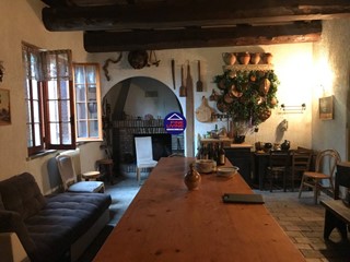 Villa in Vendita a Mombaroccio, 240'000€, 307 m²