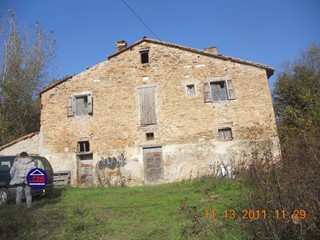 Rustico in Vendita a Urbino, 135'000€, 320 m²