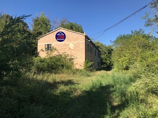 Casa Indipendente in Vendita a Colli al Metauro, 145'000&euro;, 300 m²