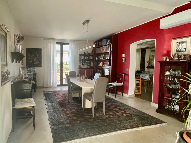 Villa in Vendita a Mombaroccio, 800'000€, 336 m²