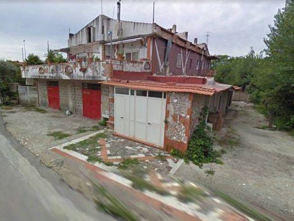 Casa Indipendente in Vendita a Salerno, 1200 m²