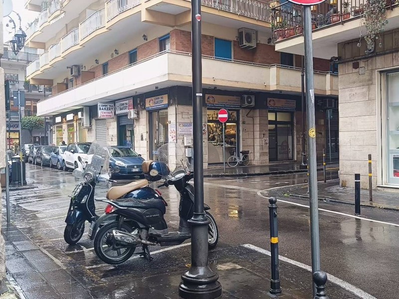 Immobile commerciale in Vendita a Nocera Inferiore, 87'000€, 32 m²
