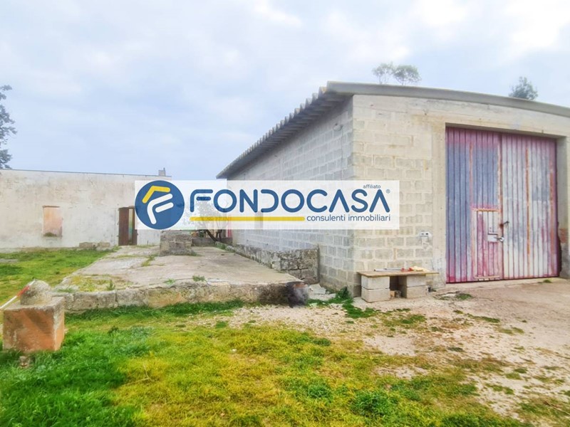 Terreno industriale in Vendita a Brindisi, 469'000€, 750 m²