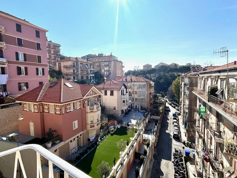 Appartamento in Vendita a Savona, 100'000€, 100 m²