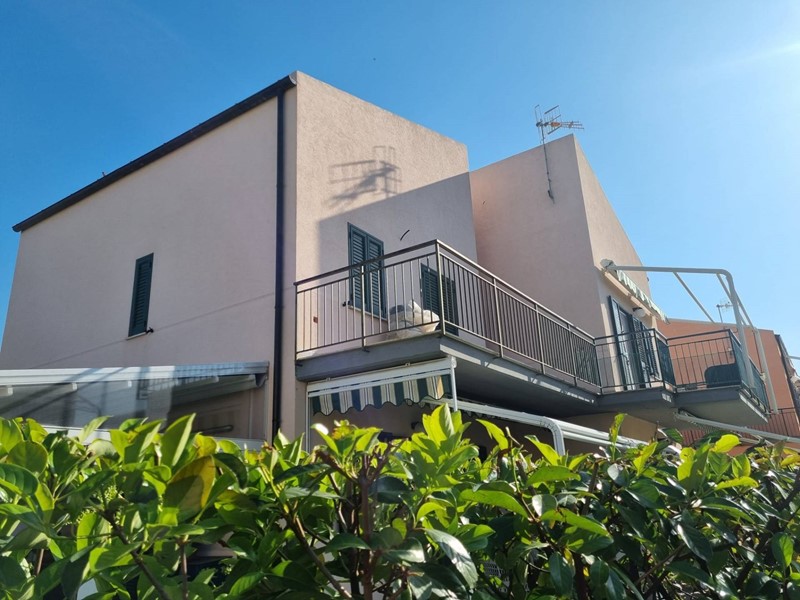 Villetta a schiera in Vendita a Campofelice di Roccella, 125'000€, 62 m²