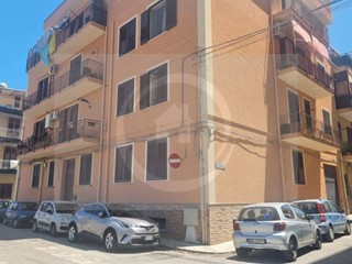 Quadrilocale in Vendita a Bagheria, 90'000€, 130 m²