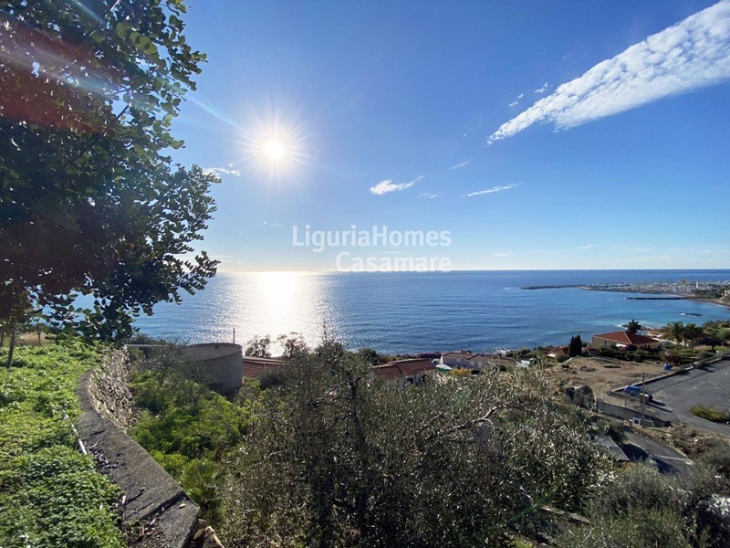 Terreno edificabile in Vendita a Cipressa, 240'000€, 1914 m²