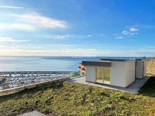 Villa in Vendita a Santo Stefano al Mare, 1'300'000€, 200 m²