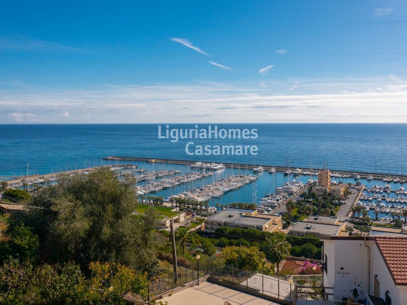 Appartamento in Vendita a Santo Stefano al Mare, 650'000€, 100 m²