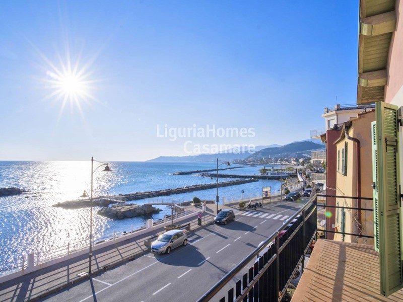 Quadrilocale in Vendita a Santo Stefano al Mare, 588'000€, 110 m²