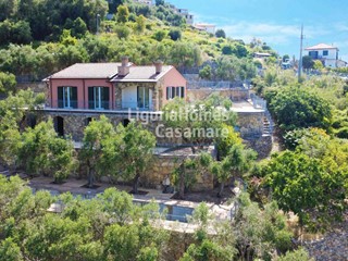 Villa in Vendita a Terzorio, 790'000€, 240 m²