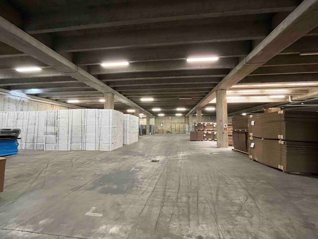 Magazzino in Affitto a Mantova, 12'000€, 3800 m²