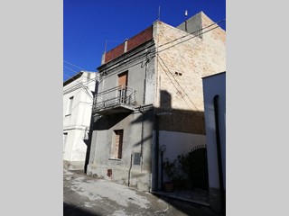 Casa Indipendente in Vendita a Cupello, 49'000€, 225 m²