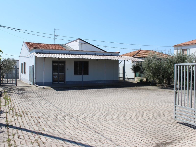 Casa Indipendente in Vendita a Vasto, 165'000&euro;, 210 m²