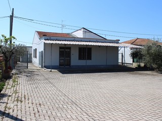 Casa Indipendente in Vendita a Vasto, 165'000&euro;, 210 m²