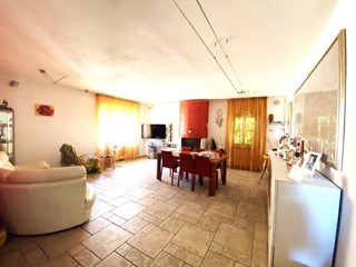 Casa Indipendente in Vendita a Tufillo, 85'000€, 189 m²