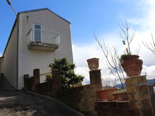 Villa in Vendita a Tufillo, 68'000€, 177 m²