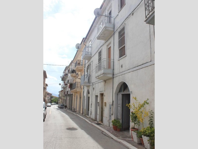 Quadrilocale in Vendita a Palmoli, 29'000€, 105 m²