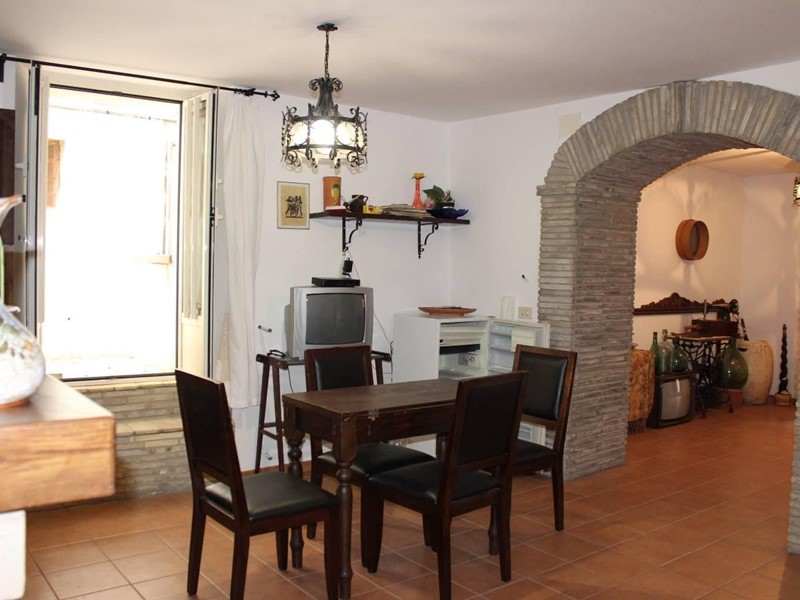 Casa Indipendente in Vendita a Montenero di Bisaccia, 92'000€, 222 m²