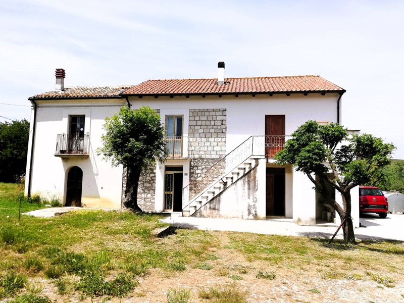 Casa Indipendente in Vendita a Gissi, 90'000€, 200 m²
