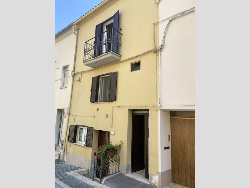 Casa Semi Indipendente in Vendita a Palmoli, 35'000€, 70 m²